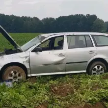 Zobacz zdjęcie: Dachowanie auta w Lubkowie