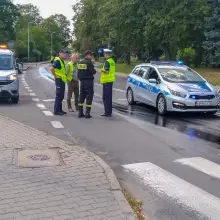 Zobacz zdjęcie: Plama oleju na drodze