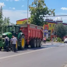 Zobacz zdjęcie: Plama oleju na drodze