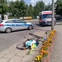 Zobacz zdjęcie: Rowerzysta zabrany do szpitala