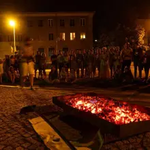 Zobacz zdjęcie: Glina Show: Warsztaty chodzenia po ogniu