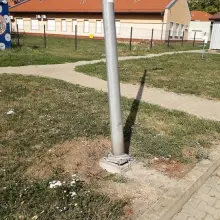 Zobacz zdjęcie: Niebezpieczna latarnia przy Biedronce