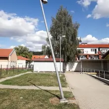 Zobacz zdjęcie: Niebezpieczna latarnia przy Biedronce