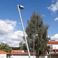 Zobacz zdjęcie: Niebezpieczna latarnia przy Biedronce