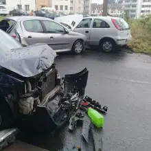 Zobacz zdjęcie: 3 auta zderzyły się na Lubańskiej. Dwie osoby ranne