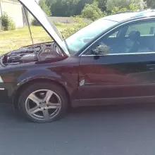 Zobacz zdjęcie: Kolizja dwóch volkswagenów w Tomaszowie, dwie osoby poszkodowane