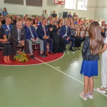 Zobacz zdjęcie: Pierwszy dzwonek w Bolesławcu. Nowe boiska dla uczniów „piątki”