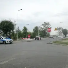 Zobacz zdjęcie: Nagminnie łamią zakaz wjazdu na rondo w Kruszynie