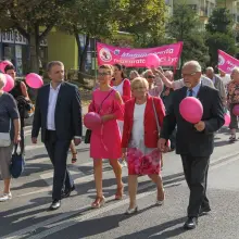 Переглянути фотографію: Амазонки пройшли вулицями міста в рамках Дня боротьби з раком