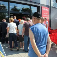 Zobacz zdjęcie: Mały szturm na nowy market w Bolesławcu