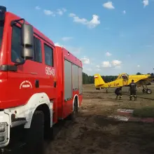 Zobacz zdjęcie: Samoloty gaśnicze tankowały wodę na lądowisku w miejscowości Gozdnica.