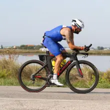 Zobacz zdjęcie: Mariusz Kozak ukończył triatlon we Włoszech