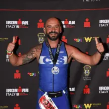 Zobacz zdjęcie: Mariusz Kozak ukończył triatlon we Włoszech