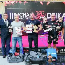 Zobacz zdjęcie: Bliźnięta i ich tato, Zbigniew Boczar, ponownie na podium