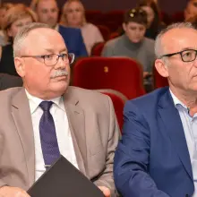 Zobacz zdjęcie: Najlepsi nauczyciele i dyrektorzy szkół powiatowych nagrodzeni
