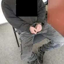 Zobacz zdjęcie: 18-latek z siekierą włamał się do sklepu. Gotówki nie było, więc ukradł… kawę