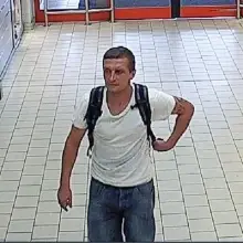 Zobacz zdjęcie: Miał ukraść portfel. Kim jest mężczyzna ze zdjęcia?