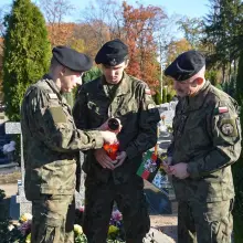 Zobacz zdjęcie: Artylerzyści pamiętali o zmarłych kolegach i żołnierzach poległych na wojnie