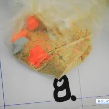 Переглянути фотографію: Дилер попався з величезною кількістю марихуани та кокаїну. Арештовано