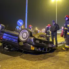 Zobacz zdjęcie: Dachowanie BMW przy rondzie na Zgorzeleckiej
