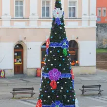 Zobacz zdjęcie: Choinka i filiżanka na bolesławieckim Rynku