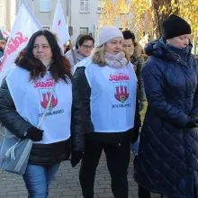 Zobacz zdjęcie: Pikieta przed firmą Gerresheimer w Bolesławcu