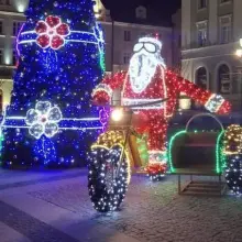 Zobacz zdjęcie: Miejski Zakład Gospodarki Mieszkaniowej w Bolesławcu w wyjątkowy sposób uczcił mikołajki