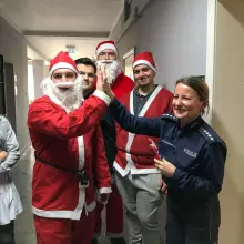 Zobacz zdjęcie: Mikołaje z „Mechanika” odwiedzili bolesławiecką komendę policji