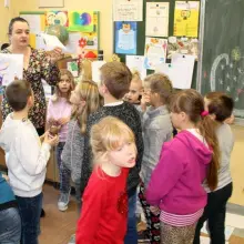 Zobacz zdjęcie: W Osiecznicy zorganizowaliśmy mikołajkowe warsztaty z bajką „Garbuska”