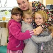 Zobacz zdjęcie: W Osiecznicy zorganizowaliśmy mikołajkowe warsztaty z bajką „Garbuska”