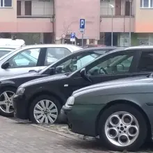 Zobacz zdjęcie: Mieszkańcy Bielskiej nie mają gdzie parkować. Powód? Klienci Orki