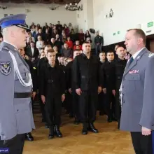 Zobacz zdjęcie: Ponad 80 nowych dolnośląskich policjantów. 4 będzie służyć w KPP Bolesławiec