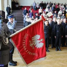 Zobacz zdjęcie: Ponad 80 nowych dolnośląskich policjantów. 4 będzie służyć w KPP Bolesławiec