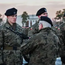 Zobacz zdjęcie: Niezapomniany dzień dla elewów. Wręczono im broń