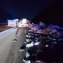 Zobacz zdjęcie: Zderzenie ciężarówki z busem na DK18