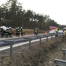 Zobacz zdjęcie: Wypadek busa z Amerykanami na A18. Siedmiu żołnierzy rannych