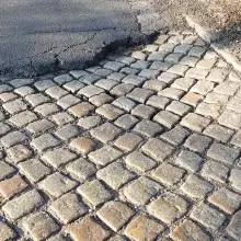 Zobacz zdjęcie: Droga w Otoku. Czytelnik: Można zawieszenie zerwać