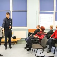 Zobacz zdjęcie: Dzielnicowy spotkał się ze słuchaczami UTW