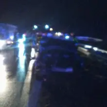 Zobacz zdjęcie: Golf staranował barierki na A4, kierowca z 250-zł mandatem