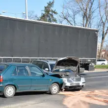 Zobacz zdjęcie: Dwie osoby poszkodowane w kolizji na skrzyżowaniu Wróblewskiego i Dolnych Młynów