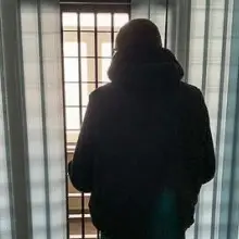 Zobacz zdjęcie: Bezdomny podpalił dach na Dolnych Młynach. Odpowie też za kradzież