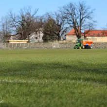Zobacz zdjęcie: Renowacja płyty stadionu przy Spółdzielczej
