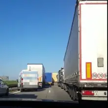 Zobacz zdjęcie: Wypadek na A4. Służby miały problem z dojazdem, kierowcy nie utworzyli korytarza życia