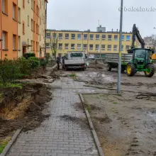 Zobacz zdjęcie: Remontują podwórko przy Słowackiego. Będzie plac zabaw