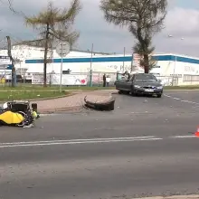 Zobacz zdjęcie: Potrącenie motocyklisty na skrzyżowaniu Wróblewskiego i Dolne Młyny