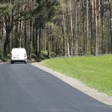 Zobacz zdjęcie: Gładka jak stół: droga między Parzycami a Kierżnem