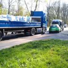 Zobacz zdjęcie: Kolizja osobówki z ciężarówką na Generała Nila
