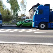 Zobacz zdjęcie: Kolizja osobówki z ciężarówką na Generała Nila