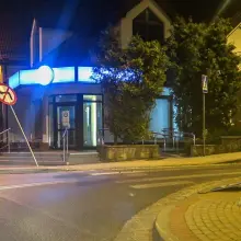 Zobacz zdjęcie: Kierowca uszkodził kilka znaków i zbiegł porzucając pojazd