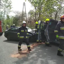 Zobacz zdjęcie: Gościszów: czołówka mitsubishi z fordem. Sprawca uciekł